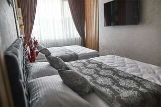 Гостиница July hotel Ставрополь Номер с двумя двуспальными кроватями (4)-2