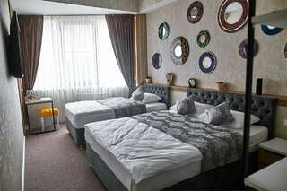 Гостиница July hotel Ставрополь Стандартный трехместный номер (2)-1