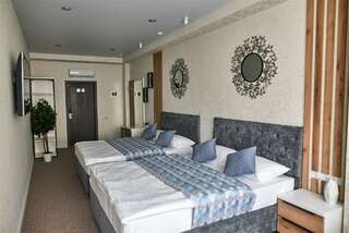 Гостиница July hotel Ставрополь Номер с двумя двуспальными кроватями (3)-4